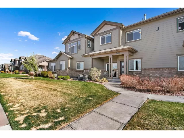 MLS: 5261351 Condo For Sale