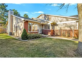 Photo #2: 5276411 Listing