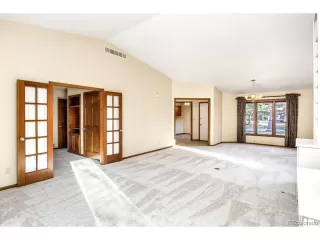 Photo #6: 5276411 Listing