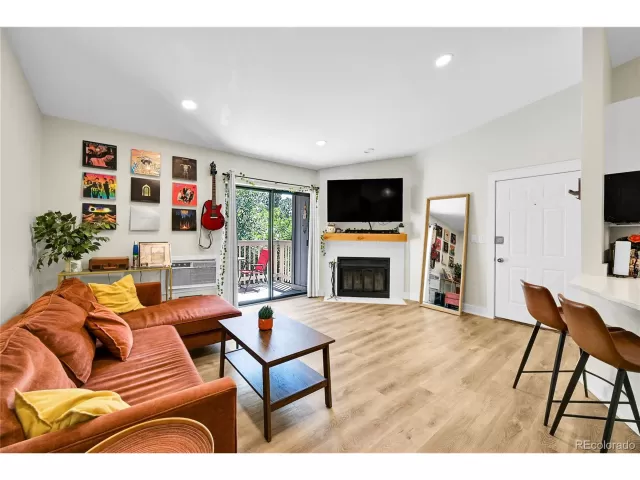 MLS: 5284172 Condo For Sale