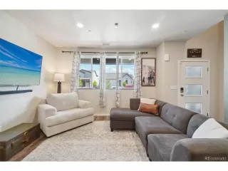 Photo #5: 5308975 Listing