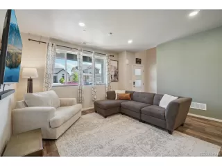 Photo #6: 5308975 Listing