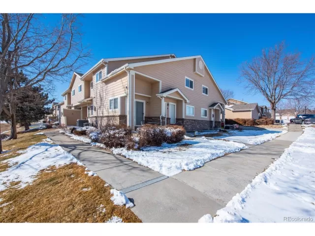 MLS: 5324060 Condo For Sale