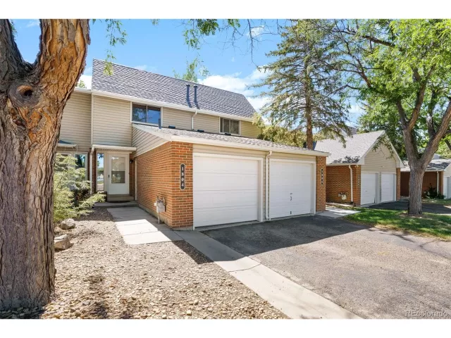 MLS: 5325839 Condo For Sale