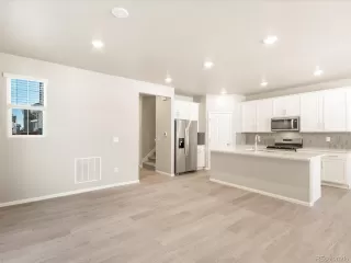 Photo #5: 5332021 Listing