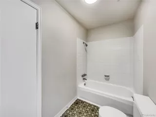 Photo #6: 5359342 Listing