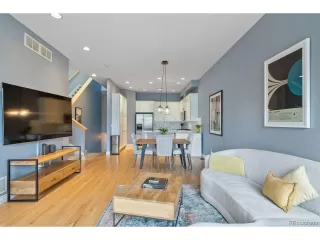 Photo #3: 5367926 Listing