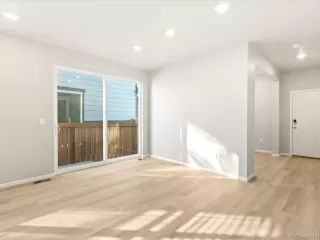 Photo #6: 5369867 Listing