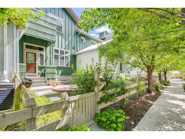 MLS: 5385913 Condo For Sale