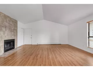 Photo #4: 5413360 Listing