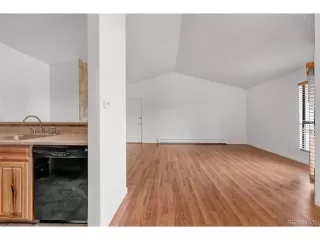 Photo #5: 5413360 Listing