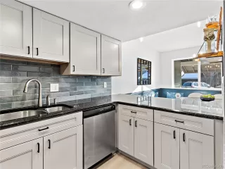 Photo #5: 5417860 Listing 