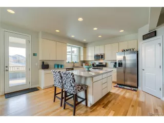 Photo #6: 5449032 Listing