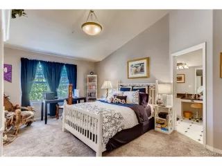 Photo #5: 5451618 Listing