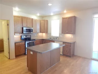 Photo #6: 5465749 Listing