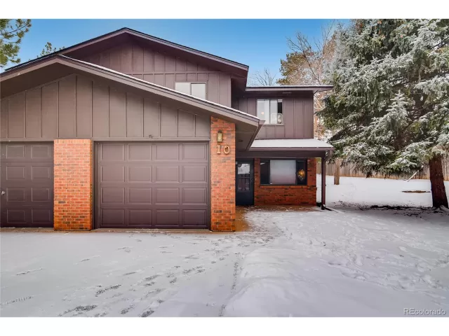 MLS: 5483032 Condo For Sale