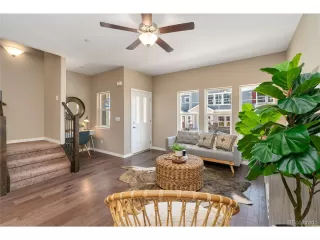 Photo #5: 5528991 Listing