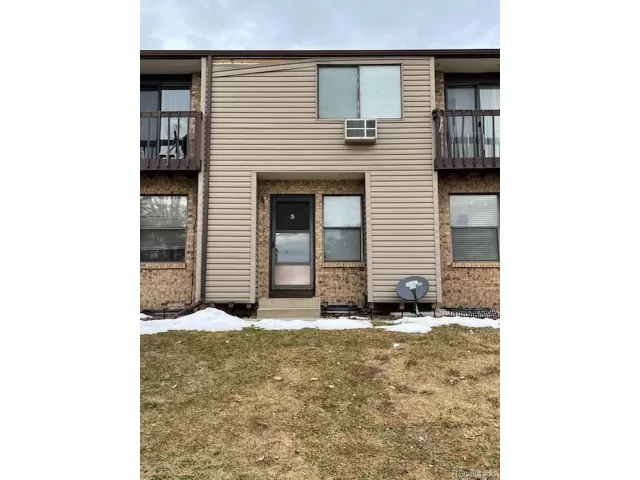 MLS: 5549352 Condo For Sale