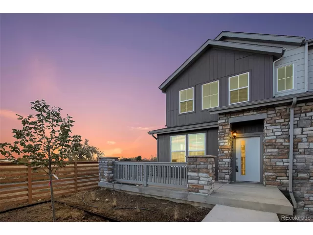 MLS: 5586595 Condo For Sale