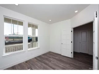 Photo #5: 5605895 Listing