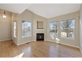 Photo #5: 5677996 Listing