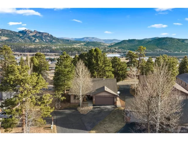 MLS: 5684341 Condo For Sale