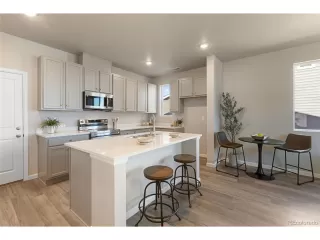 Photo #2: 5684500 Listing