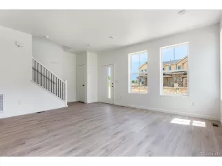 Photo #5: 5719777 Listing