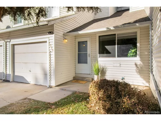 MLS: 5733082 Condo For Sale