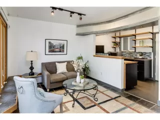 Photo #6: 5757769 Listing
