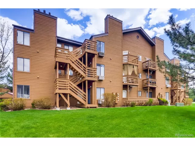 MLS: 5773502 Condo For Sale