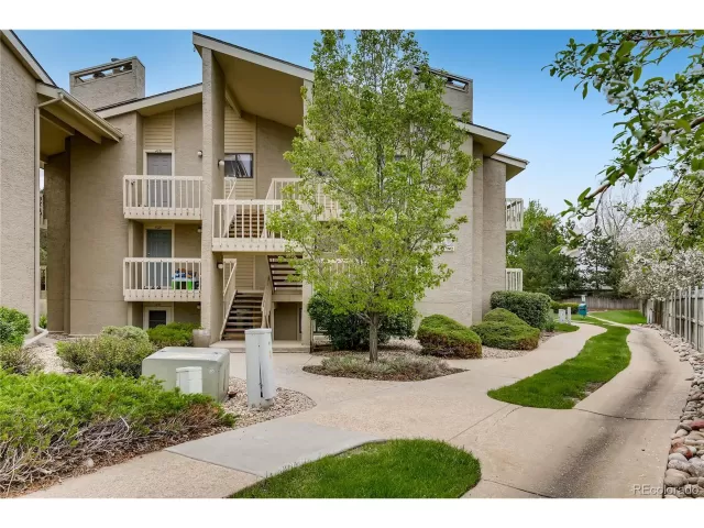 MLS: 5780533 Condo For Sale