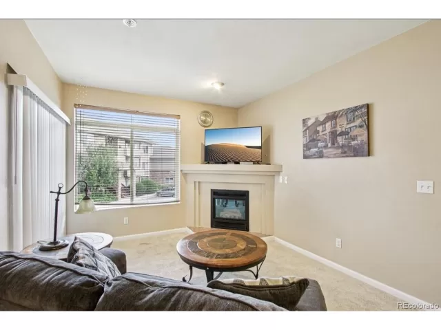 MLS: 5813132 Condo For Sale