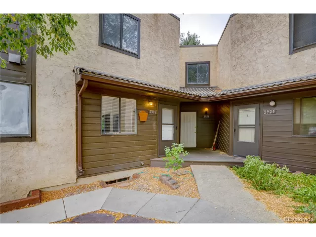 MLS: 5815819 Condo For Sale