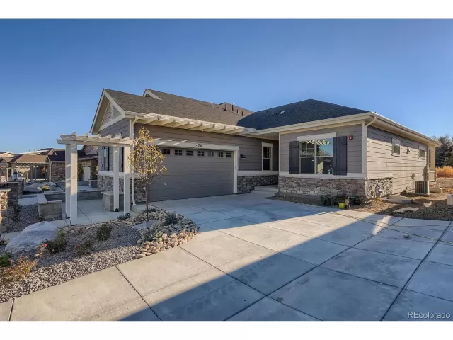 MLS: 5833514 Condo For Sale