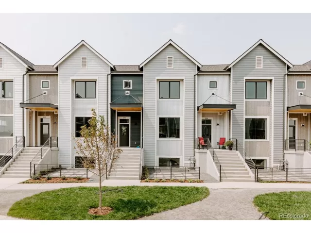 MLS: 5851775 Condo For Sale