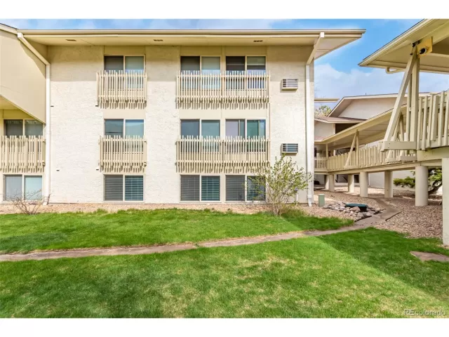 MLS: 5857097 Condo For Sale