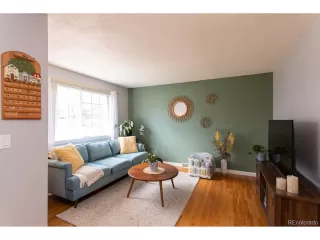 Photo #2: 5859241 Listing