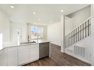 Photo #5: 5862571 Listing