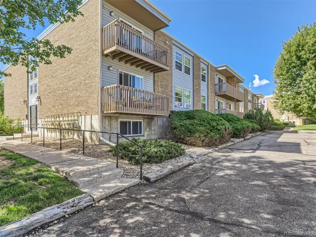 MLS: 5863131 Condo For Sale