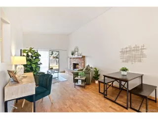 Photo #5: 5869728 Listing