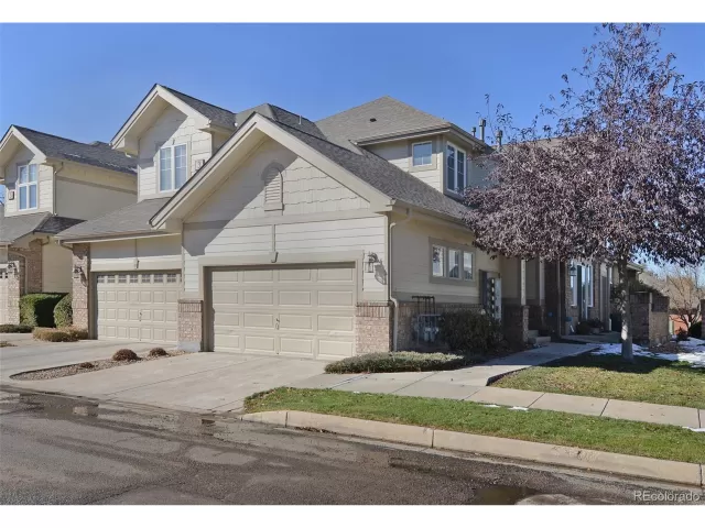 MLS: 5883910 Condo For Sale