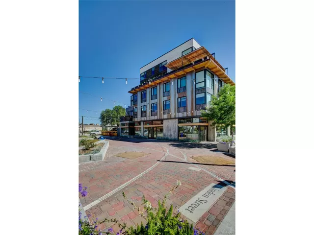 MLS: 5897316 Condo For Sale