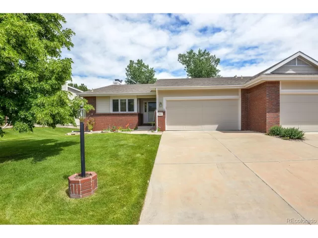 MLS: 5933868 Condo For Sale