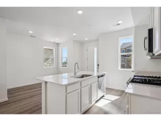 Photo #5: 5936596 Listing 