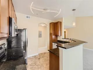 Photo #5: 5947892 Listing