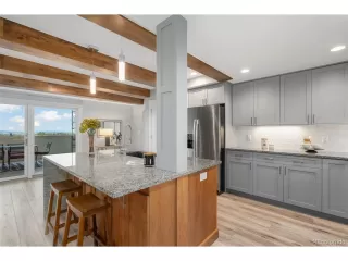 Photo #5: 5961354 Listing