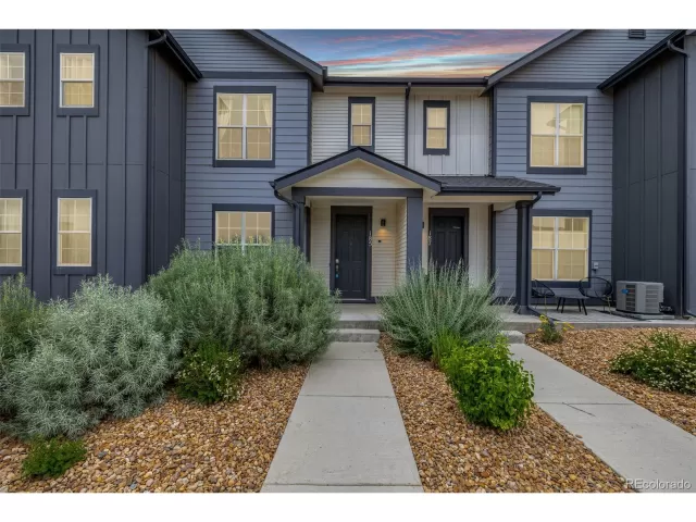 MLS: 5974392 Condo For Sale