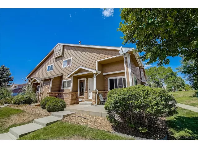 MLS: 5985625 Condo For Sale