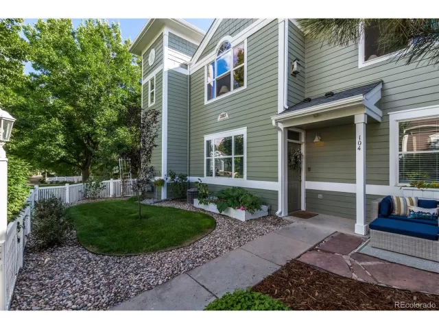 MLS: 6068950 Condo For Sale